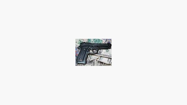peníze a zbraň