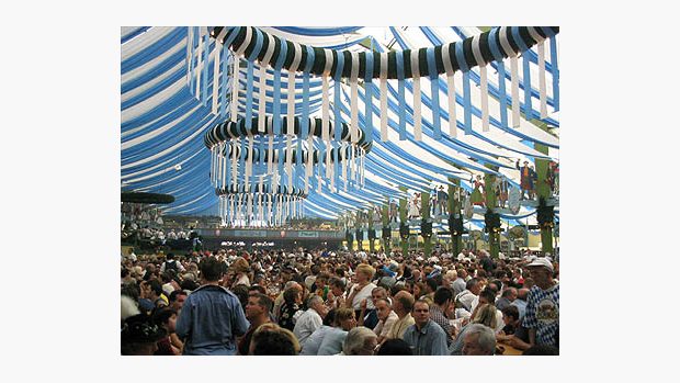 Na Oktoberfestu utrží obchodníci půl miliardy euro