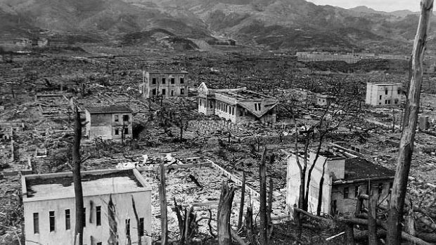 Pohled na Nagasaki po svržení atomové bomby v srpnu 1945