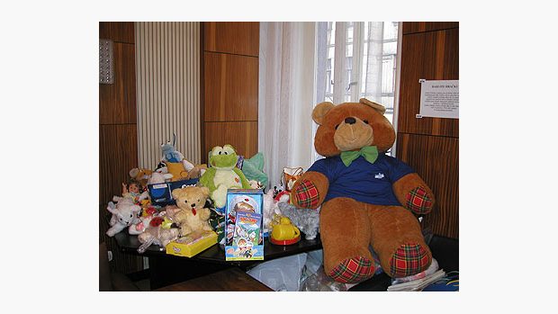 Hračky darované dětem v dětských domovech, ústavech sociální péče a stacionářích