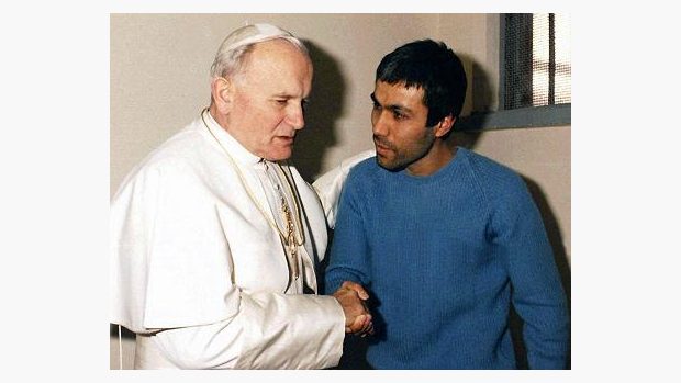 Jan Pavel II. odpouští svému atentátníkovi (1983)