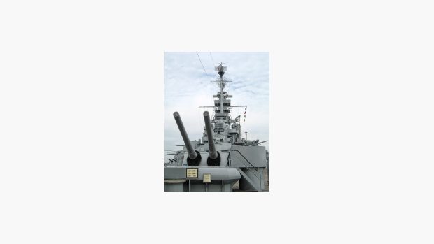 Válečná loď