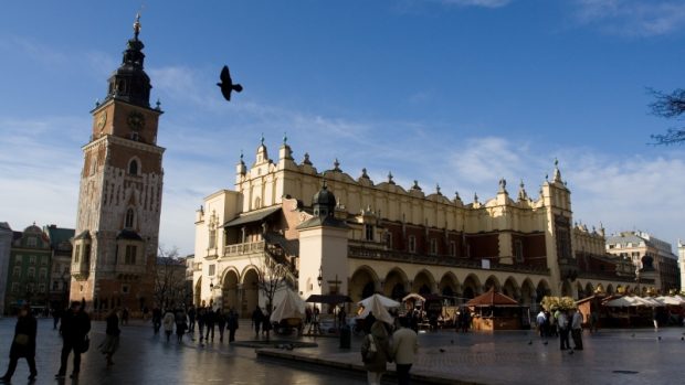 Krakovský hlavní rynek - Radniční věž a tržnice Sukiennice