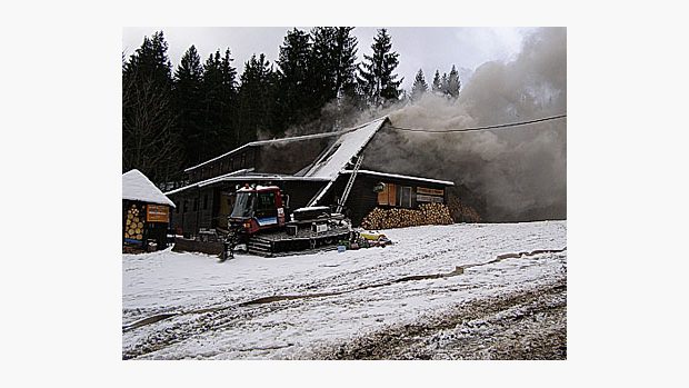 Požár horské chaty v Beskydech
