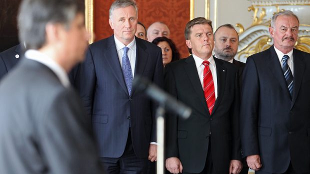 Expremirér Topolánek sleduje jmenování nového premiéra Fischera