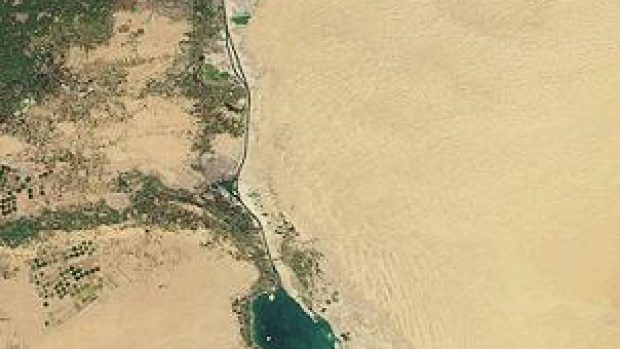 Suezský průplav na satelitním snímku