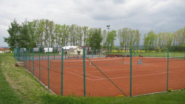 Sportovní areál s tenisovými kurty