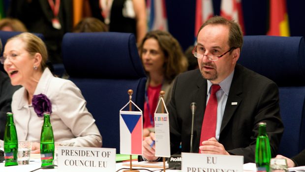 Jan Kohout při zasedání ministrů zahraničí EU a  Skupiny Rio
