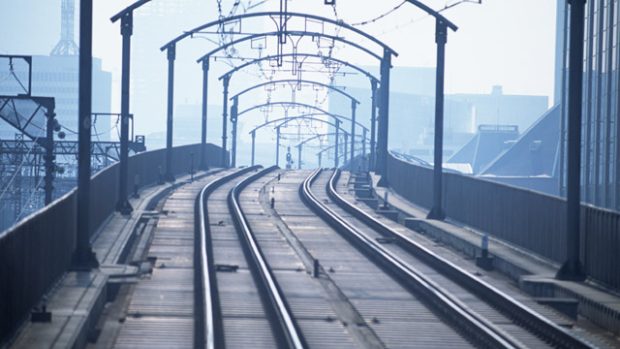 Koleje mezi Pardubicemi a Hradcem Králové jsou bez vlaků