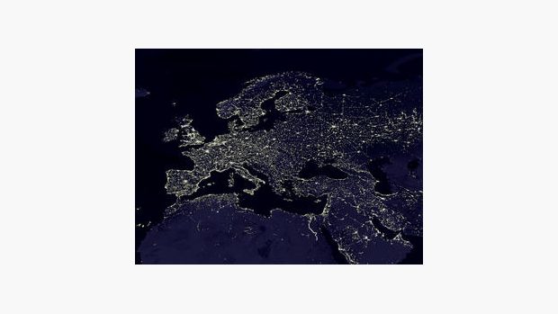 Satelitní snímek Evropy v noci