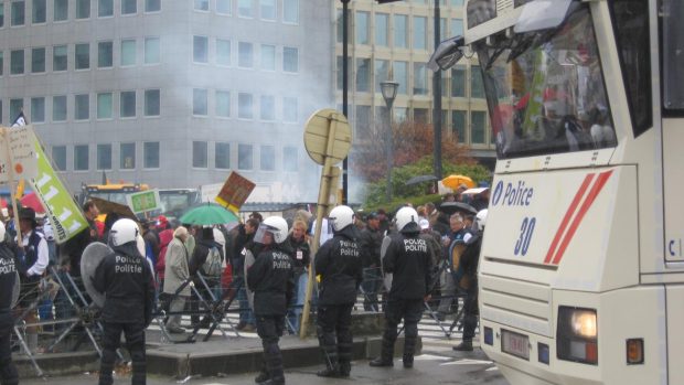 Demonstrace zemědělců v Bruselu za vyšší výkupní ceny mléka
