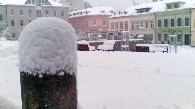 Čerstvý sníh v Jablonci nad Nisou (Dolní nám.)