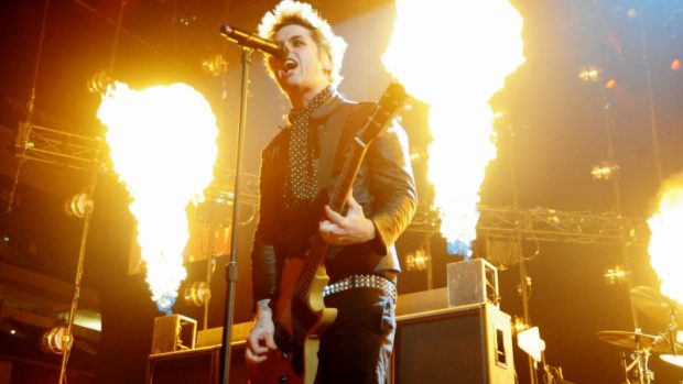 Billy Joel Armstrong při vystoupení skupiny Green Day