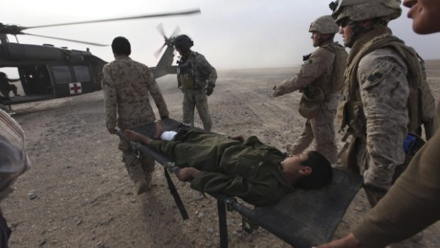 Raněný civilista v Afghánistánu