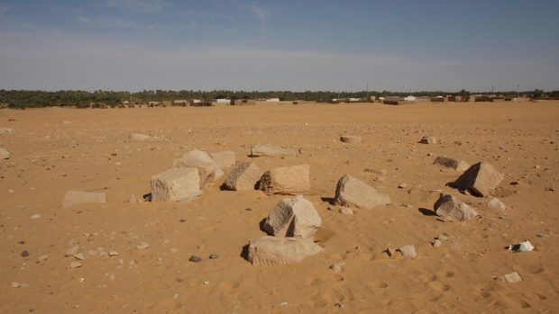 Súdán, lokalita Usli. Nenápadné zbytky starověkých kultur.