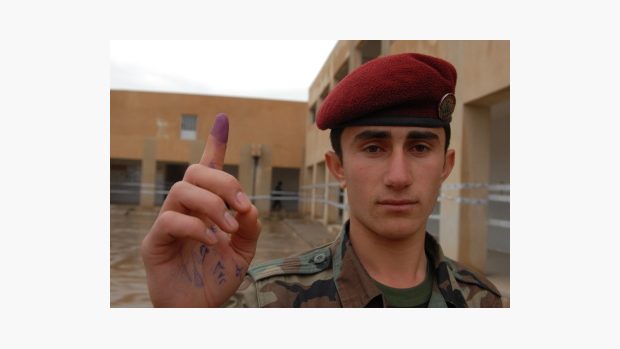 Kurdský voják na severu Iráku právě odvolil