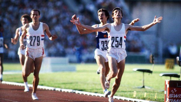 Sebastian Coe v cíli běhu na 1500 m na OH 1980