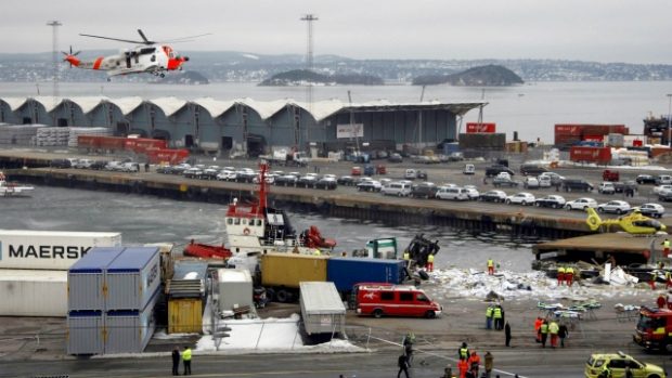 norští záchranáři na místě neštěstí