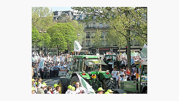 Protesty francouzských zemědělců v Paříži