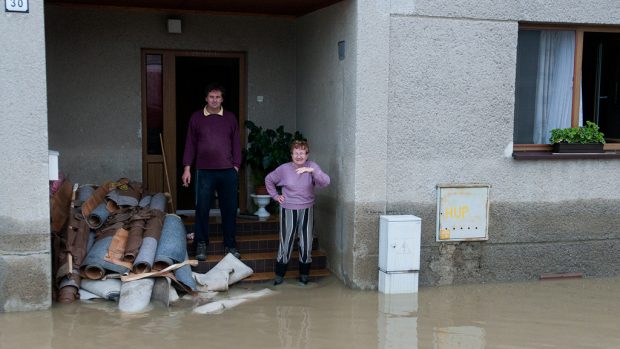 Obyvatelé zaplavených Troubek