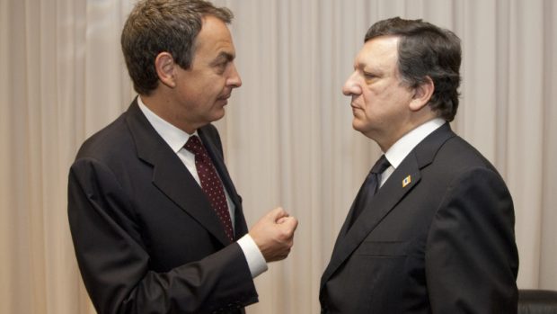 Jose Luis Rodriguez Zapatero, španělský premiér a Jose Manuel Barroso, předseda Evropské komise.