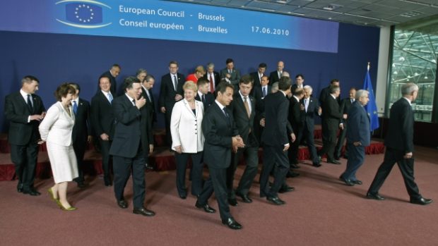 Summit EU v Bruselu, v popředí francouzský prezident Nicolas Sarkozy
