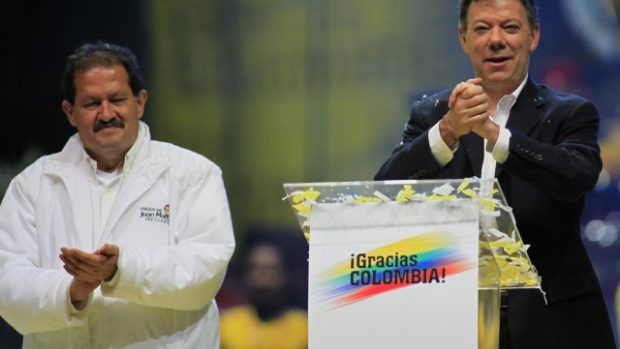 Nový kolumbijský prezident Juan Manuel Santos (vpravo)