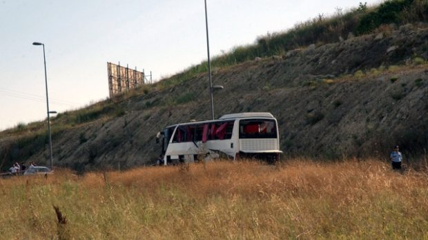 Turecký vojenský autobus po bombovém atentátu