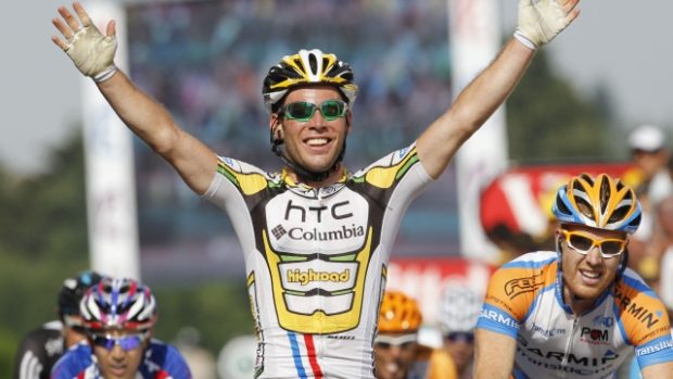 Britský cyklista Mark Cavendish slaví druhý etapový triumf na TdF v řadě