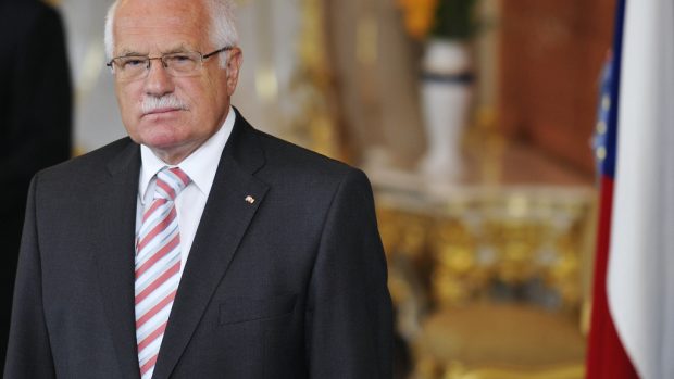 Prezident Václav Klaus jmenoval 13. července 2010 členy nové vlády České republiky