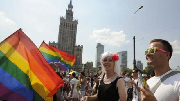 Homosexuálové prošli Varšavou v rámci Europride.