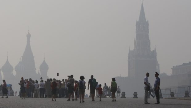 Moskva zahalená do smogu.jpg