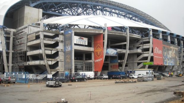 Stadion Lechu Poznaň ve výstavbě