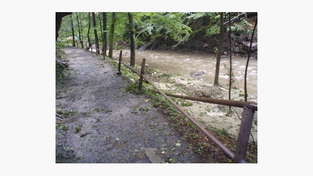 Škody po povodni ve Hřensku na Děčínsku