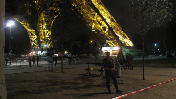 Evakuace Eiffelovy věže.