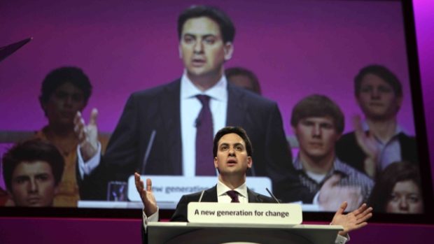 Vůdce labouristů Ed Miliband na stranické konferenci v Manchesteru