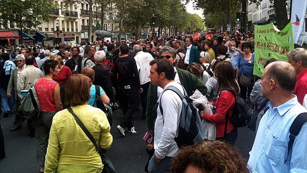Francouzi protestují proti důchodové reformě