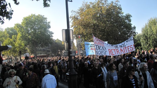 Stávka v Paříži proti důchodové reformě