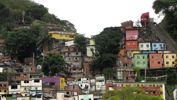 Ta lepší chudinská čtvrť: Dona Marta. Tady natáčel Michael Jackson videoklip k písni „They don’t care about us“