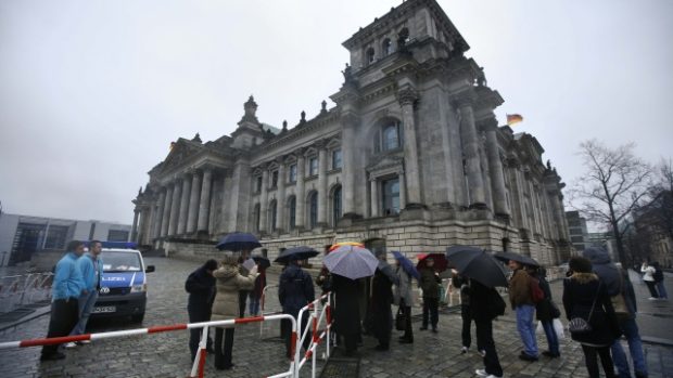 Budova berlínského reichstagu je kvůli hrozbě terorismu uzavřena