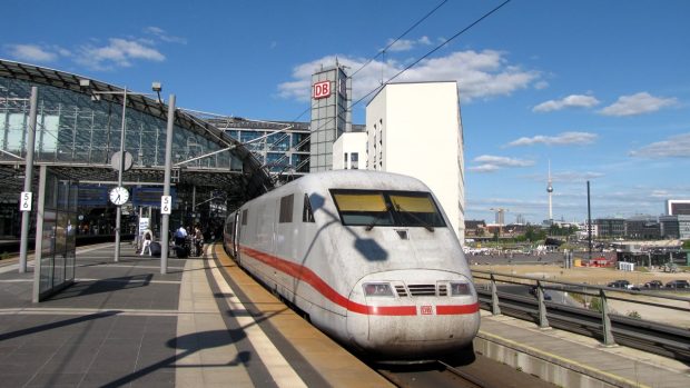 Dnes opouštějí nádraží v Norimberku lokomotivy o poznání rychlejší