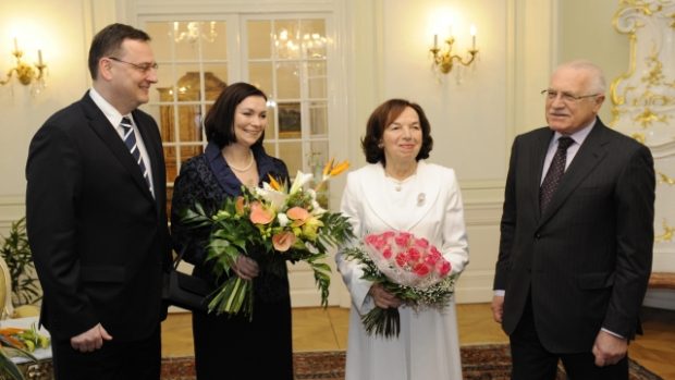 Prezident Václav Klaus s manželkou Livií přivítal na obědě v Lánech předsedu vlády Petra Nečase a jeho manželku Radku.