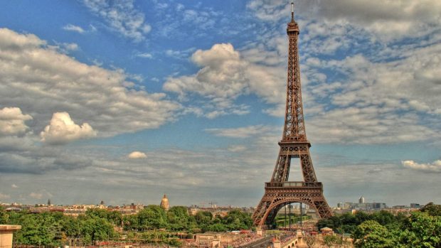 Eiffelova věž a Zahrady Trocadéro v Paříži