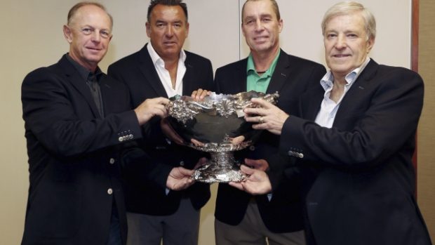 a 32 let starý triumf ve Davisově poháru vzpomínali aktéři vítězného týmu z roku 1980. Zleva Pavel Složil, Tomáš Šmíd, Ivan Lendl a Jan Kodeš.