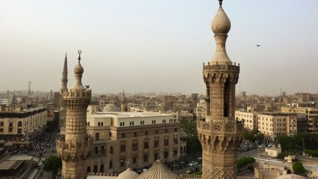 Jednu z největším autorit arabského světa představuje káhirská mešita a univerzita al-Azhar