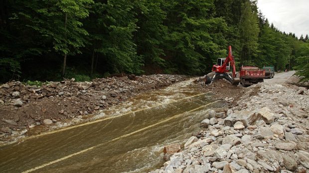 Povodně poničily i národní park v Krkonoších - Svoboda nad Úpou