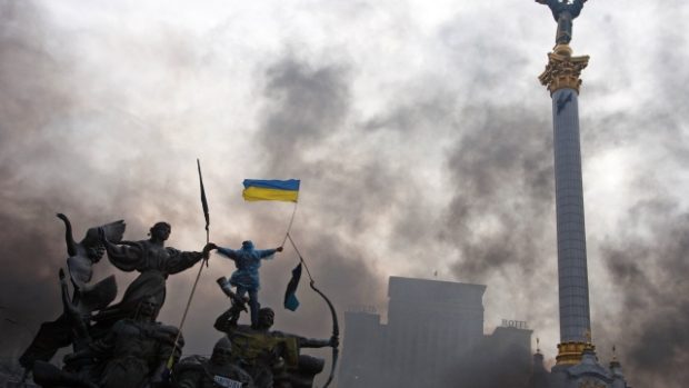 Náměstí Nezávislosti v Kyjevě během pouličních bojů