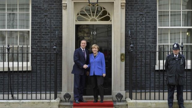Německá kancléřka Angela Merkelová se v Londýně setkala s britským premiérem Davidem Cameronem