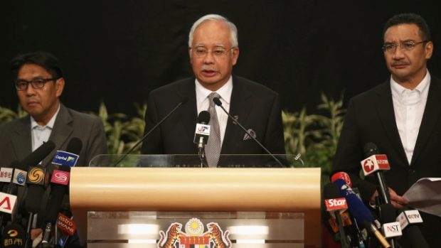 Malajsijský premiér Najib Abdul Razak oznámil, že se hledané malajsijské letadlo zřítilo do Indického oceánu