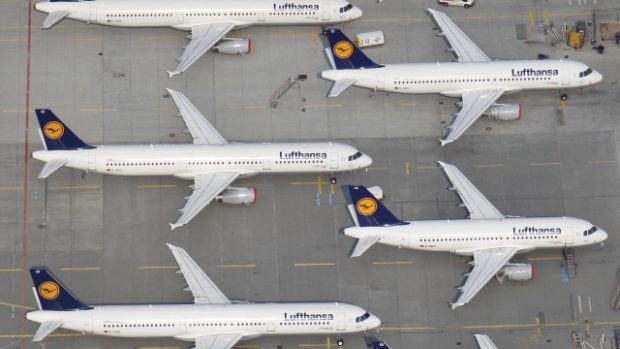 Letadla Lufthansy zřejmě zůstanou na zemi tři dny, piloti stávkují